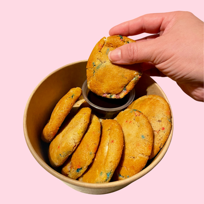 Mini Funfetti Cookie Tin | 8 Count with Dipping Sauce
